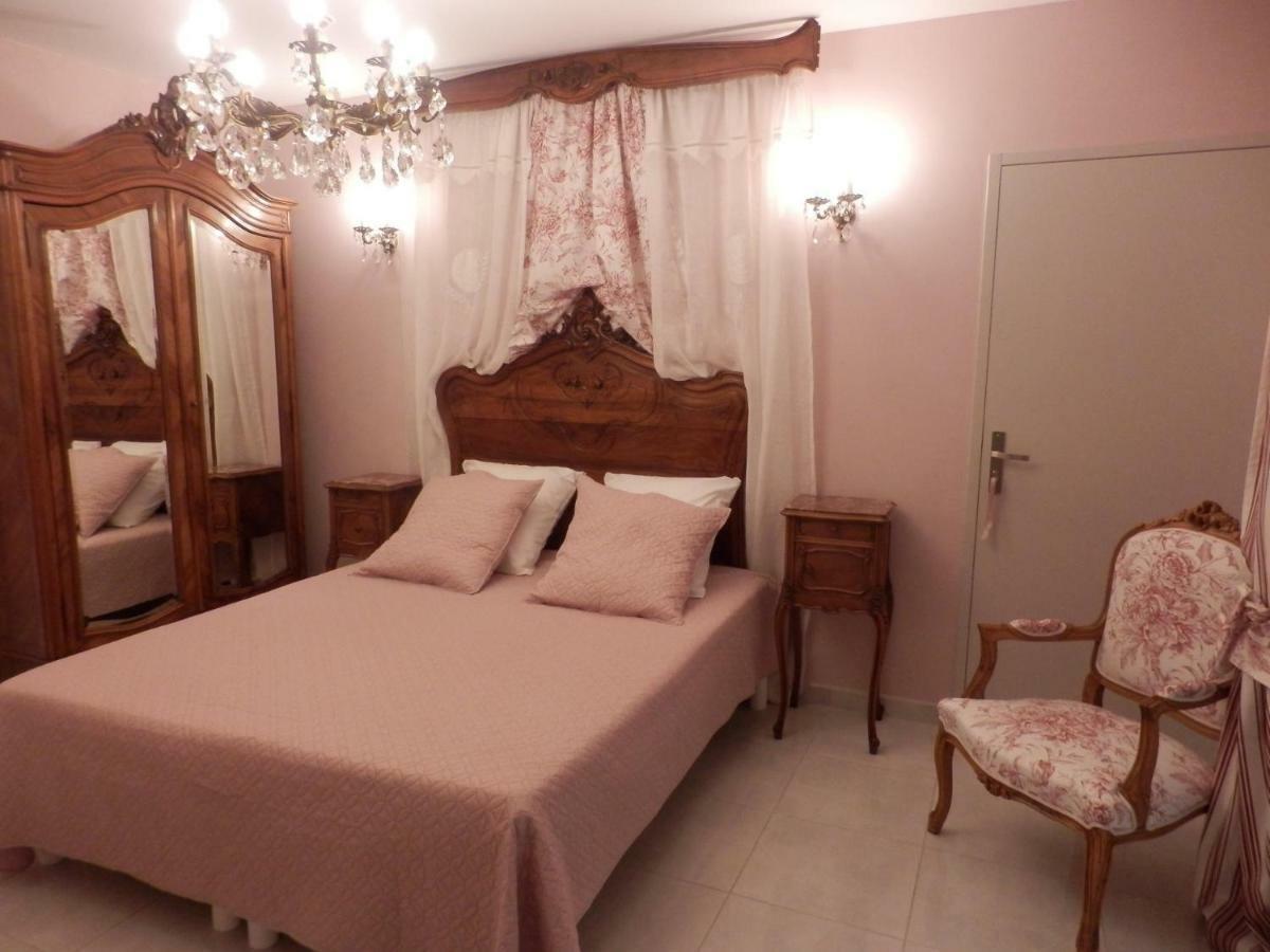 Mas Les Vieux Chenes Bed and Breakfast Lambesc Eksteriør billede