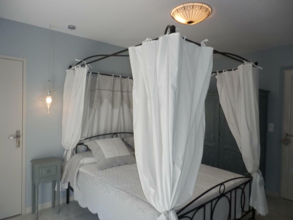 Mas Les Vieux Chenes Bed and Breakfast Lambesc Eksteriør billede
